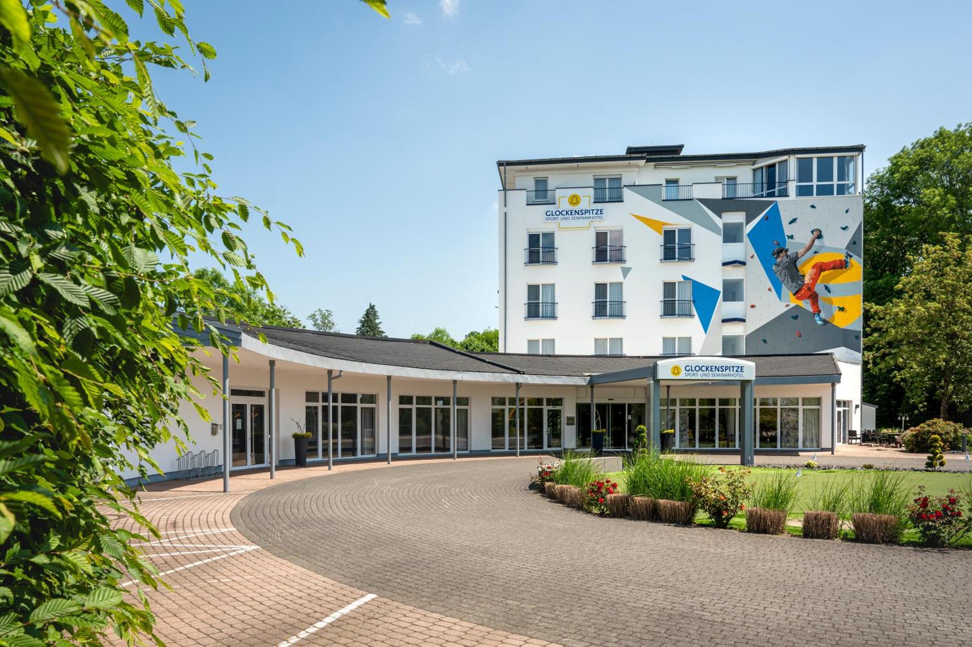 Sport- & Seminarhotel Glockenspitze Altenkirchen  Exterior foto